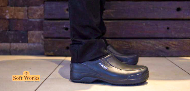 Ref. BB67  NON-SLIP WORK SHOES  BLACK